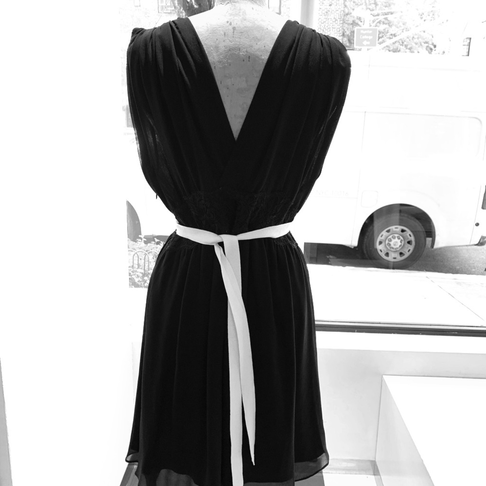 Black silk crepe Roma dress sz 8